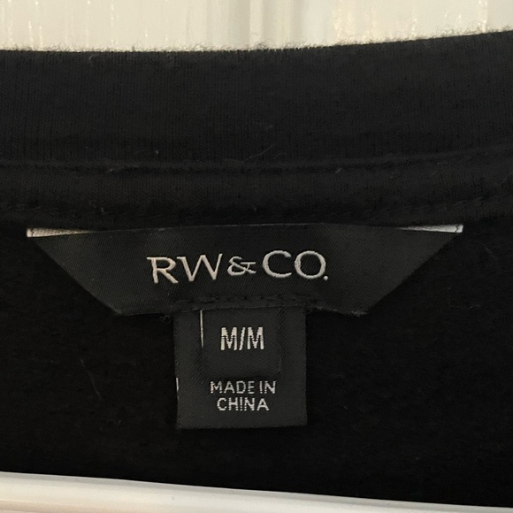 RW&CO. Black Jersey Short Sweater with Elastic Waist and Wrists. Size: Medium. - Picture 5 of 5